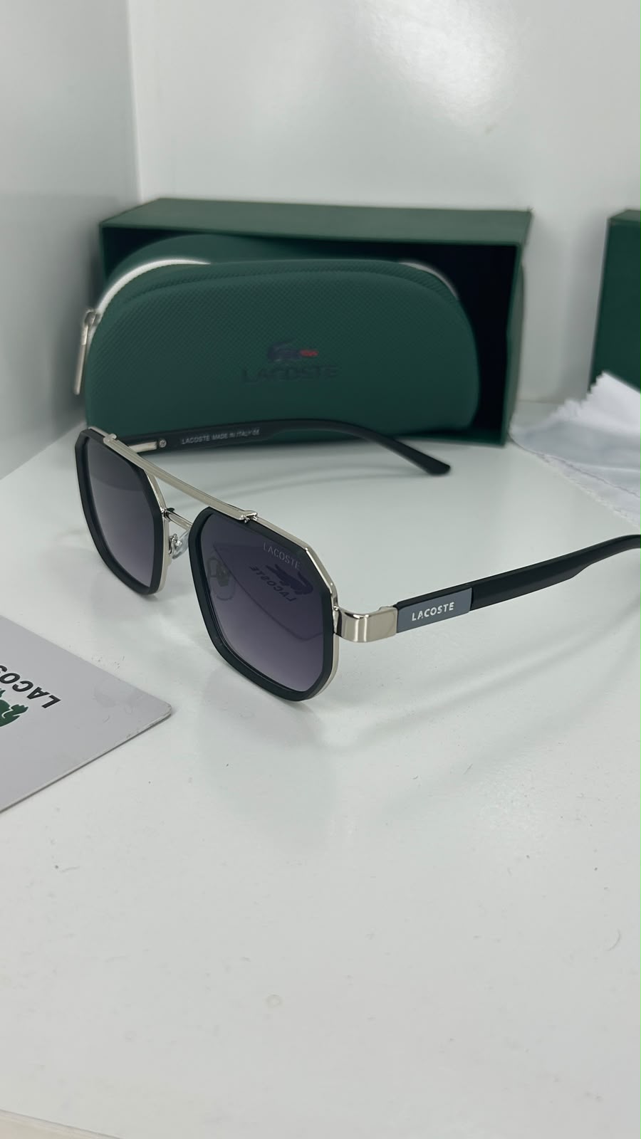 Lunette Lacoste